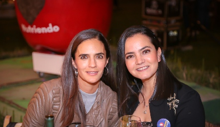  Mariana Vivanco y Mariana Meade.