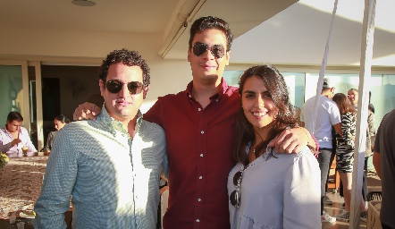  Alejandro Díaz, Mauro Ruiz y Belinda Sánchez.