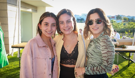  Rebeca Zamora, Karyme Zamora y Daniela Pérez.