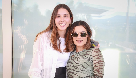  Valeria Alcalde y Daniela Pérez.