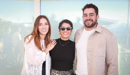 Valeria Alcalde, Mimí Siller y Carlos Morales.