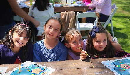  Cristina, Maya, Jani y Emilia.