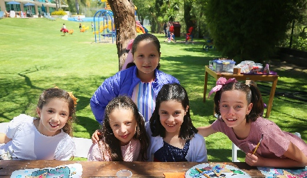  Carolina, Mari Jo, María Alejandra, Luciana Arredondo y Andrea Quintanilla.
