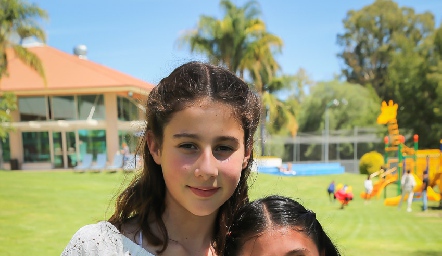  Mila Salgado y Ana Paula Trujillo.