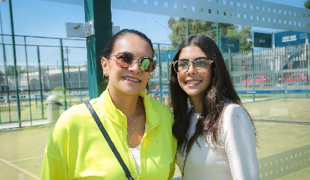  Carla Velasco y Natalia Hernández.