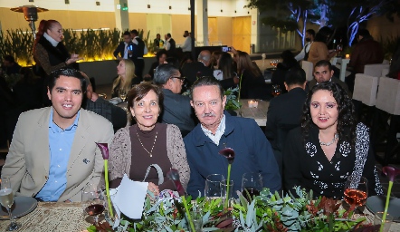  Jesús de Anda, Gabriela Alcalde, Jorge Cué y María Eugenia Cué.