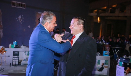  Entrega de reconocimiento.