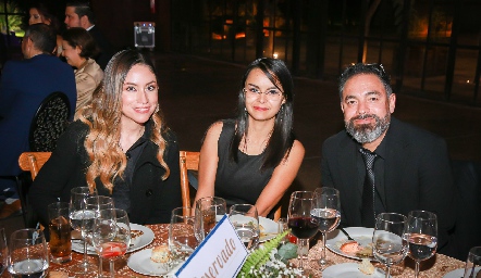  Rosa María Trejo, Silvia Ramos y Gabriel Ruiz.