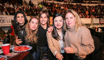  Marisol Dip, Nardina Chevaile, Mónica Goldaracena, Casandra Mendoza y Georgina Anaya.