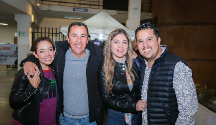  Alma Corpus, Edmundo Torrescano, Carla Campos y Ausil Torres.