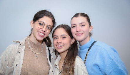  Jimena García, Marilú Castillo y Fátima García.