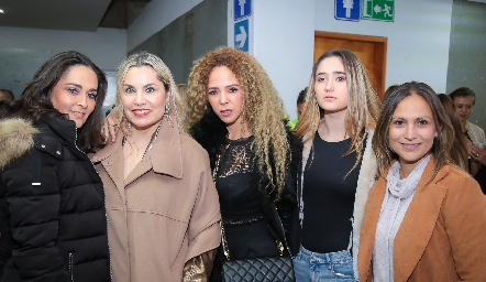  Marina Mendoza, Argentina Dovali, Lety Garza, Marina Herrera y Carla Saldierna.