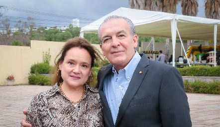  Gaby y Efraín Lozano.