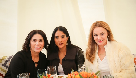  Marina Quinta, Paty Soto y Luz Adriana.