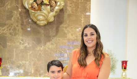  José Luis Ortega con su madrina Daniela Treviño.