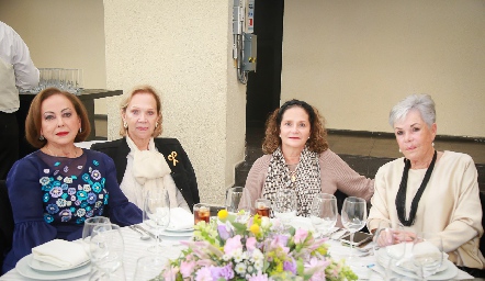  Rebeca Konishi, María Irene Meade, Mary Meade y Paty del Peral.