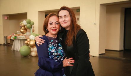  Rebeca Konishi y Karla García.