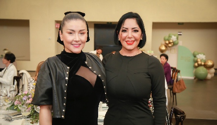  Rebeca Ramírez y Zayra Lobos.