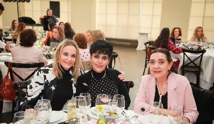  Lynn Eichelmann, María Elena Serrano y Marcela Nava.