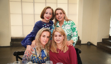  Rebeca Konishi, Maribel, Mónica y Carmenchu.