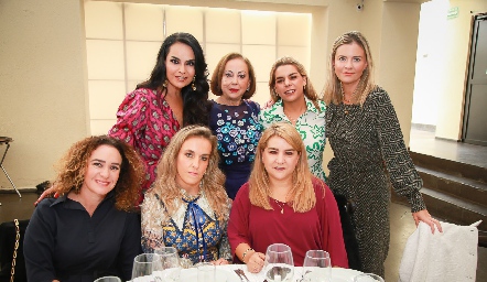  Marily Espinosa, Rebeca Konishi, Maribel Torres, Francine Coulon, Julieta Morales, Mónica Torres y Carmenchu.