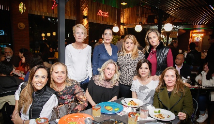  Ylenia Rodríguez, Montserrat Gutiérrez, Güera Valle, Karla Castro, Beatriz Canseco, Carmenchu, Alejandra Martínez, Anuscka Meade y Rocío Valle.