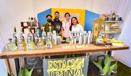  Gael Castillo, Edwin Castillo, Juan Pablo Lomelí y Joana Hernández. 