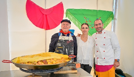  Salvador Félix, Fernanda Félix y Manuel González. 