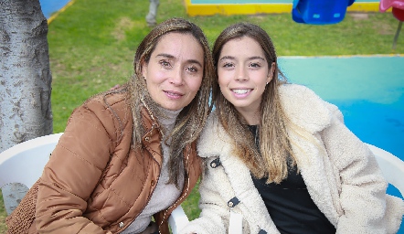  Yolanda Álvarez y Natalia Gaviño.