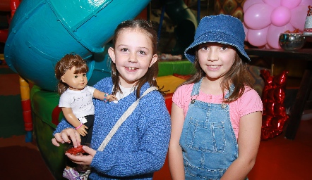  Lara y Arantza.