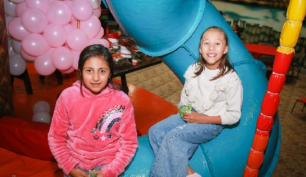  Ana Sofía y Marifer.