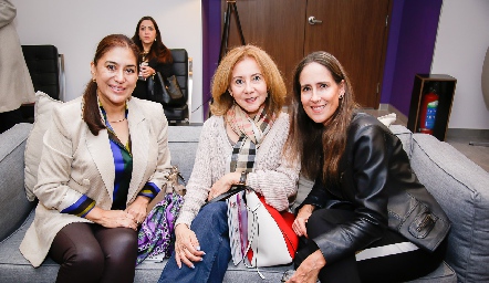  Vero García, Sandra Hernández y Adriana Pedroza.