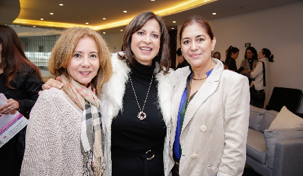  Sandra Hernández, Mella Elizalde y Verónica García.