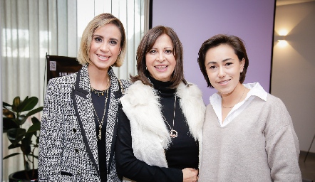  Marcela González, Mella Elizalde y Midori Barral.