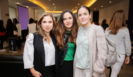  Mayra Ortega, Ana Paula Valdés y Nancy Puente.