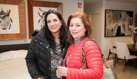  Bety Alcalde y Cristina Pérez.