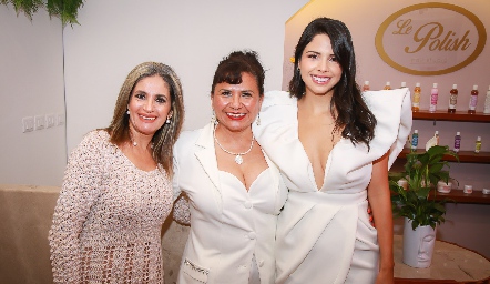  Alma Aguilar, Juanita Tobías y Fabiola Flores.