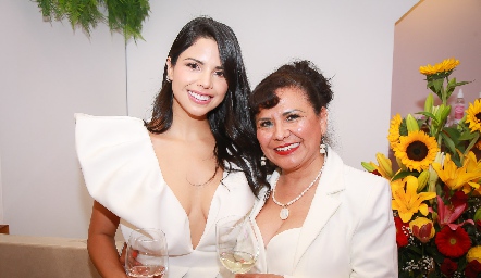  Fabiola Flores y Juanita Tobias.