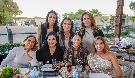  Cristina Villanueva, Adriana Calderón, Cristina Villalobos, Nelly Esper, Christianne Esper, Verónica Conde y Cecilia Limón.