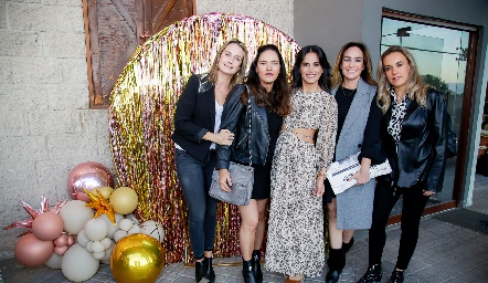  Gaby Artolózaga, Ana Paula Valdés, Anilú Enríquez, Julieta Morales y Mónica Torres.