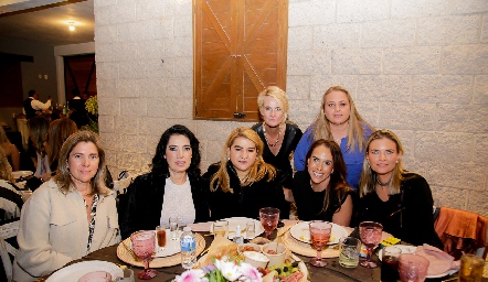  Güera Valle, Güera Gutiérrez, Jessica Villarreal, Beatriz Canseco, Carmenchu, Ylenia Rodríguez y Francine Coulon.