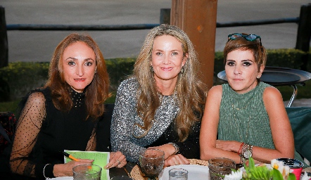  Adriana Ocaña, Karina Vita y Claudia Hinojosa.
