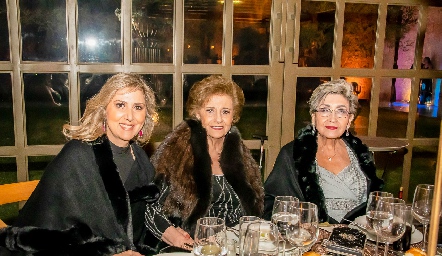  Claudia Hanun, Vicky Raful y Marta Estela.