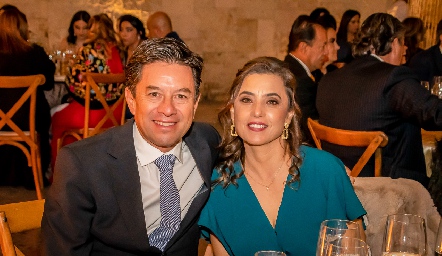  David Martínez y Martha Lasso de la Vega.