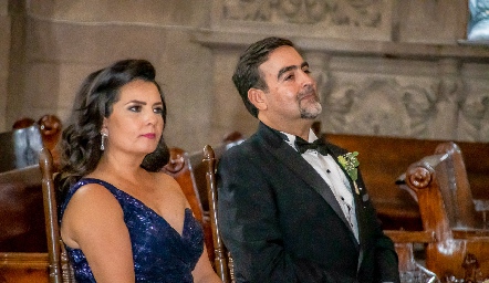  Susana y Pascual Leos, papás de la novia.