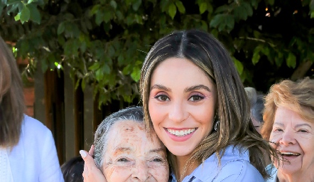  Lupita Labastida y Adri de la Maza.