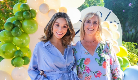  Adri de la Maza con s suegra Maru Bárcena.