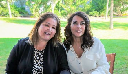  Mónica Berlanga y Raquel Altamirano.