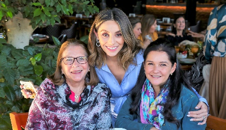  María Eugenia Martínez, Adri de la Maza y Ana Santacruz.