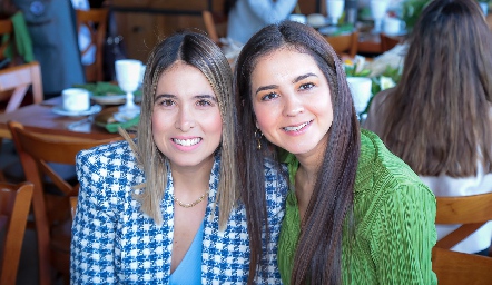  Cristina Kasis y Pamela Castro.